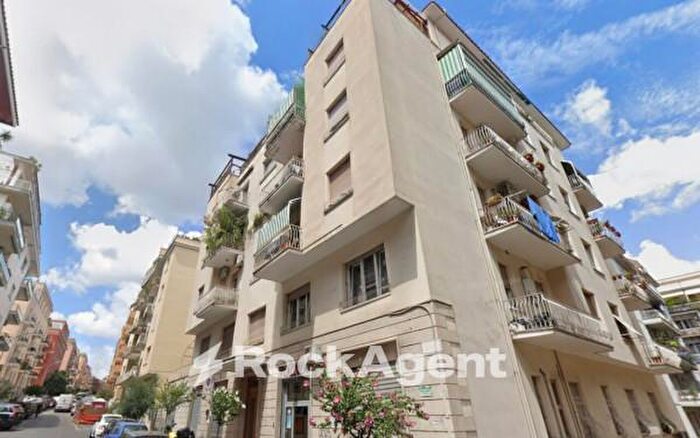 Appartamento trilocale in vendita in Via Laura Mantegazza, Roma