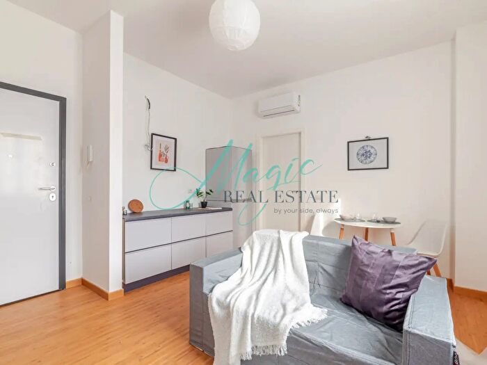 Appartamento quadrilocale in vendita in Viale Sarca, Milano