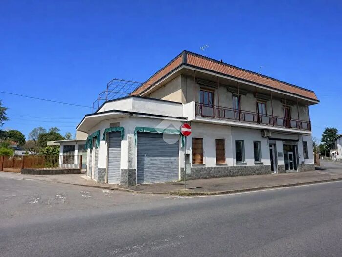 Casa quadrilocale in vendita in Via G Marradi, Varedo