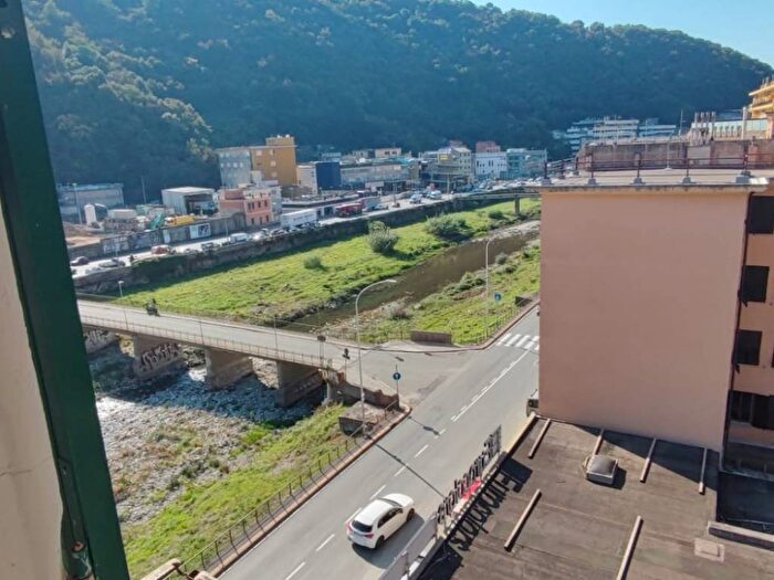 Appartamento quadrilocale in affitto in Via Piacenza, Molassana, Genova