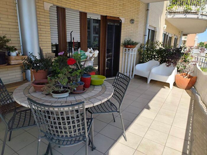 Appartamento quadrilocale in affitto in Piazza Clemente Origo, Mezzocammino, Roma
