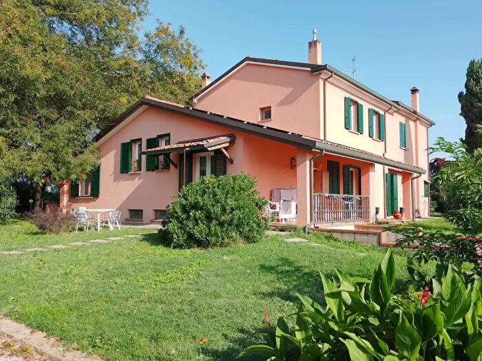 Casa con 10 locali in vendita in Gatteo