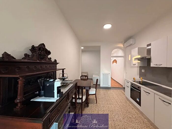 Appartamento quadrilocale in affitto in Via Palestro, Firenze