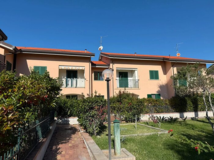 Appartamento trilocale in vendita in Via Enrico Berlinguer, Ascea