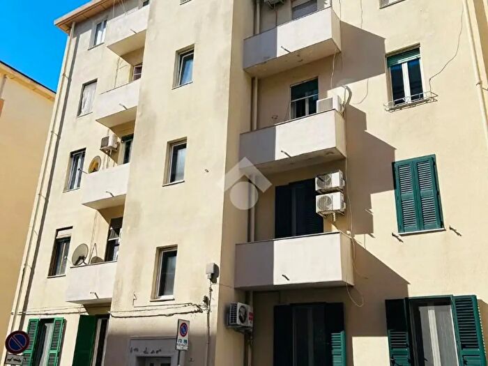 Appartamento trilocale in vendita in Via Francesco Carrara, Cagliari