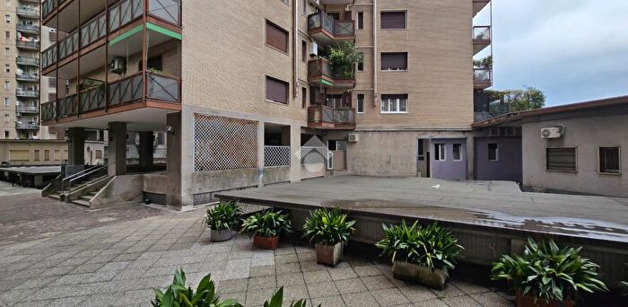 Appartamento trilocale in vendita in Viale Romagna, Cinisello Balsamo