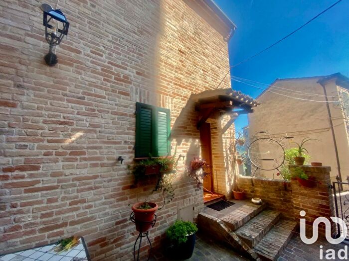 Appartamento con 6 locali in vendita in Viale GCarducci, Montedinove