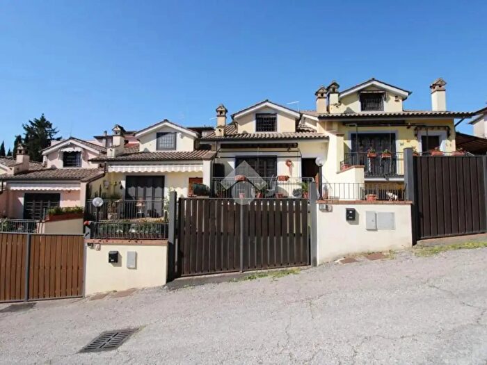 Casa con 5 locali in vendita in Via dei Costaroni, Riano