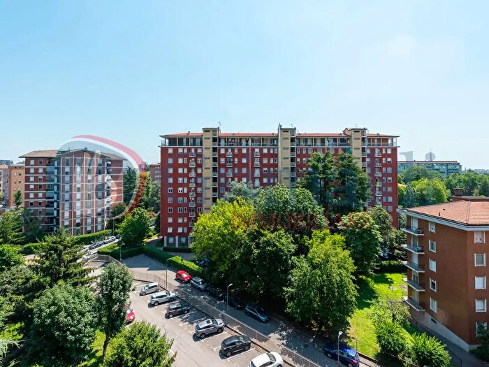 Appartamento trilocale in vendita in Via Cimabue, Milano