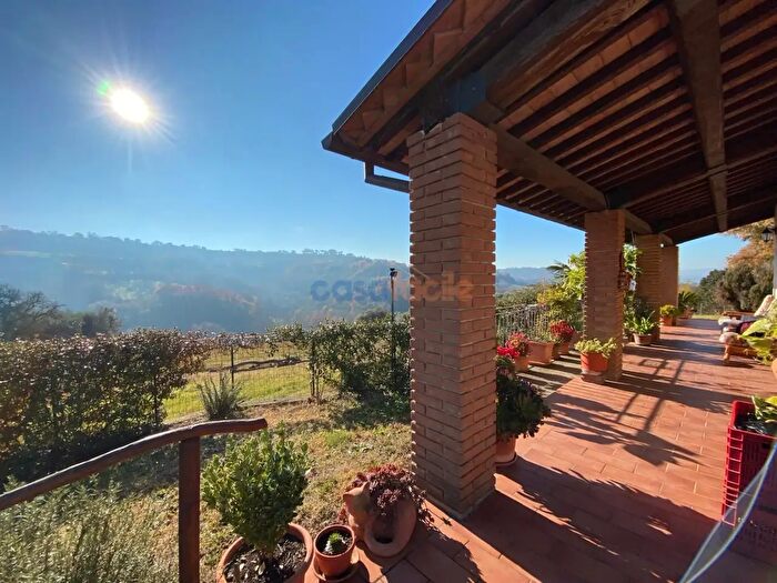 Casa con 12 locali in vendita in Vocabolo Passatore, Calvi DellUmbria