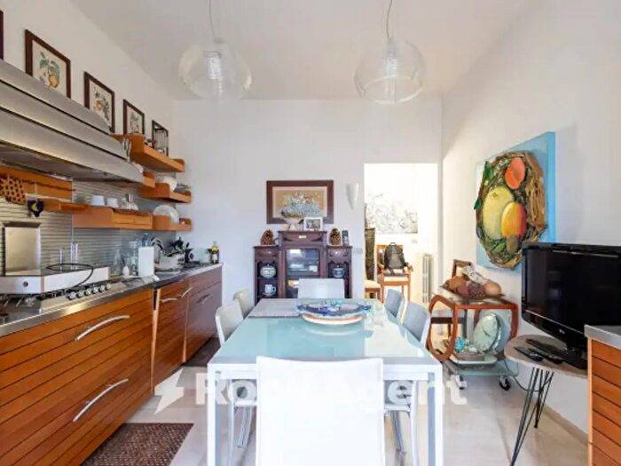 Appartamento trilocale in vendita in Via Francesco Cilea, Catanzaro