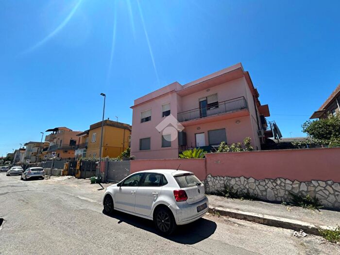 Appartamento con 6 locali in vendita in Via Carlo Porta, Aprilia