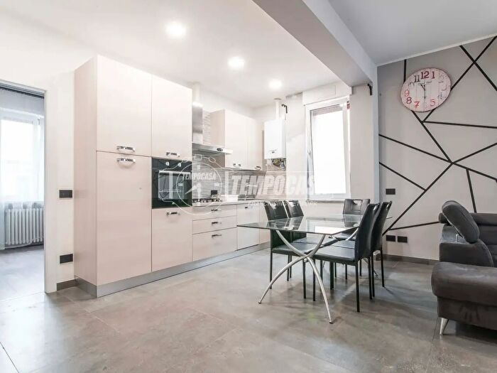 Appartamento trilocale in vendita in Via Guglielmo Marconi, Saronno