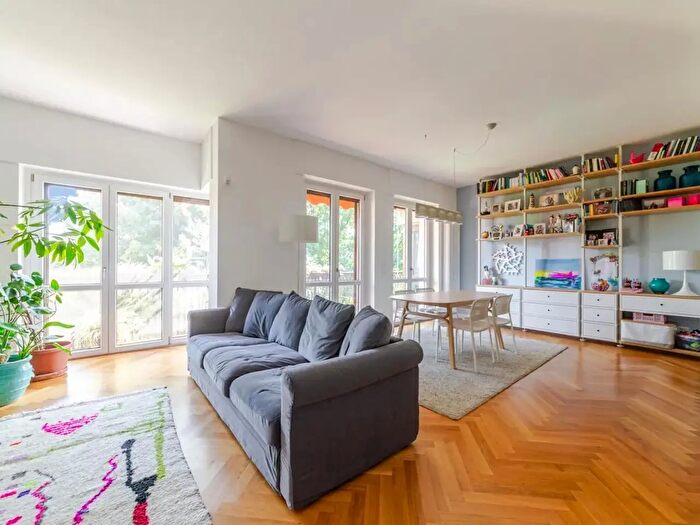 Appartamento con 5 locali in vendita in Via Giuseppe Ripamonti, Milano