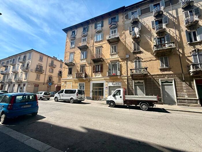 Appartamento bilocale in affitto in Via Oropa, Vanchiglietta, Torino