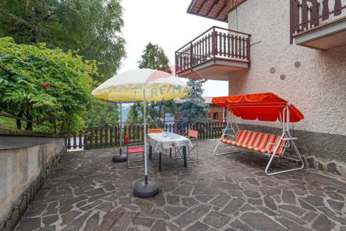 Appartamento trilocale in vendita in Papa Giovanni XXIII, Costa Di Serina