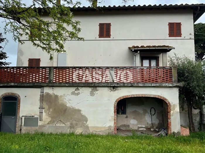 Casa con 16 locali in vendita in Via del Piano allIsola, Empoli