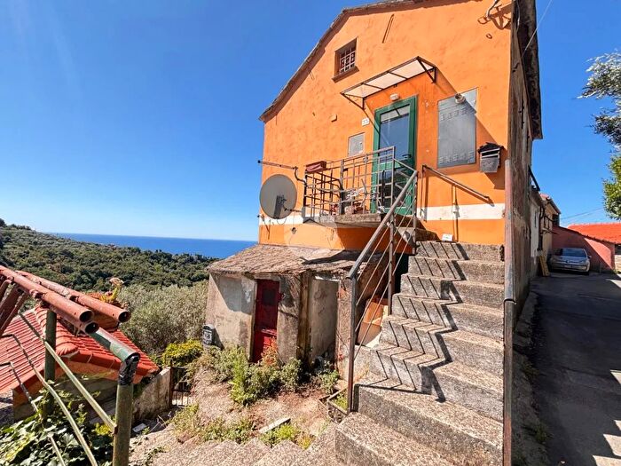 Casa con 6 locali in vendita in Via Canneto di Apparizione, Genova