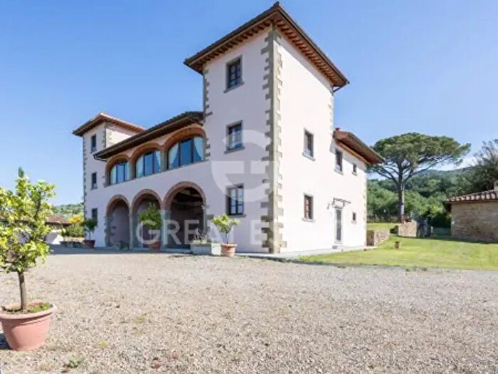 Casa con 6 locali in vendita in Piazza Mercatale, Loro Ciuffenna