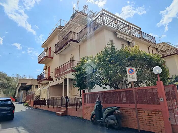 Appartamento bilocale in vendita in Via Laghini, Giardini Naxos