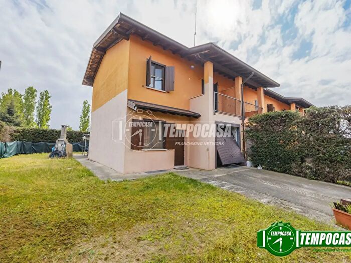 Casa quadrilocale in vendita in Via Angelo Gorini, Carbonara Al Ticino