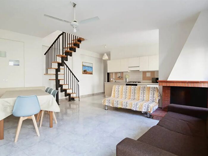 Appartamento quadrilocale in vendita in Roseto Capo Spulico