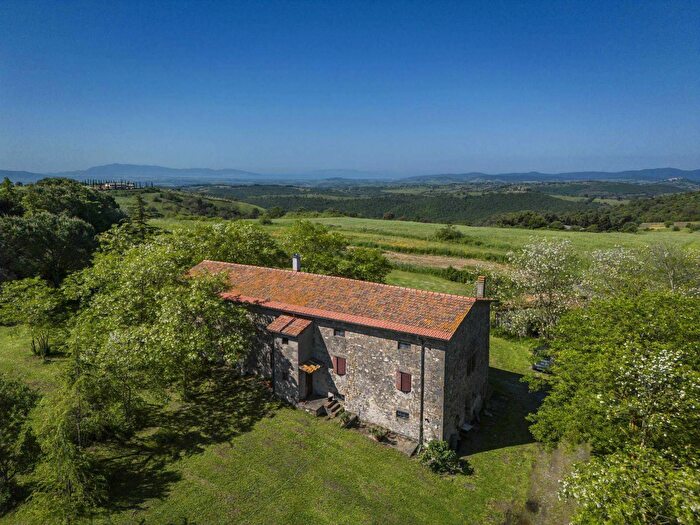 Casa con 16 locali in affitto in Magliano in Toscana, Magliano In Toscana
