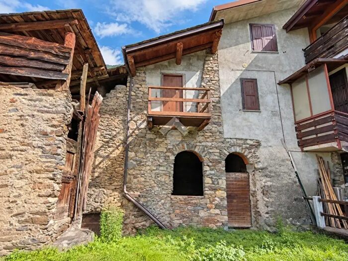 Casa bilocale in vendita in Via Casa Scranzi, Teglio