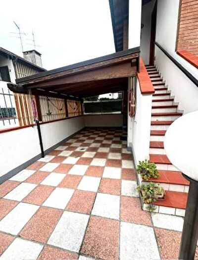 Casa con 6 locali in vendita in Via Milano, Comacchio