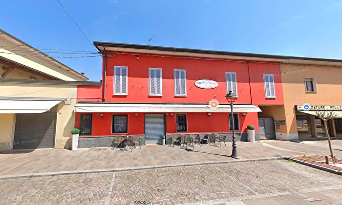 Casa con 9 locali in vendita in Fontanella