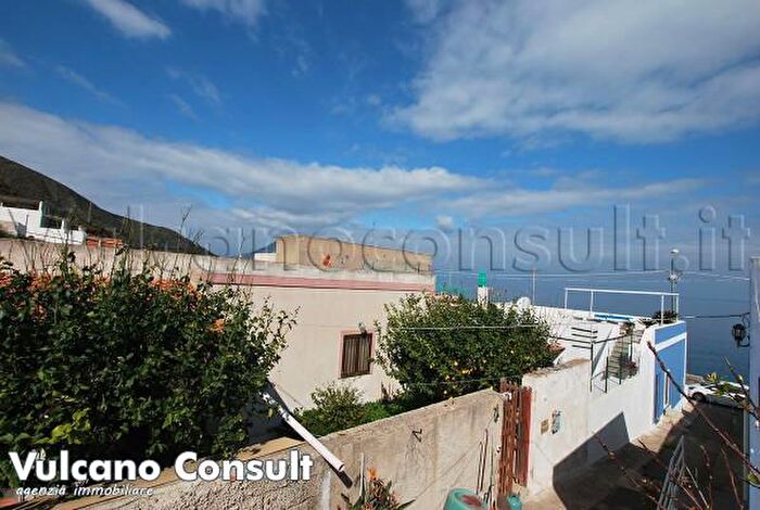 Appartamento quadrilocale in vendita in Località Acquacalda, Lipari