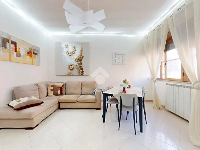 Appartamento quadrilocale in vendita in Via Carnia, Brindisi