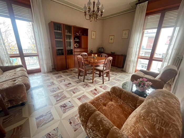 Appartamento con 5 locali in vendita in Sassuolo Via Mazzini, Sassuolo