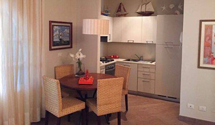 Appartamento quadrilocale in vendita in Viale Europa, Porto Azzurro