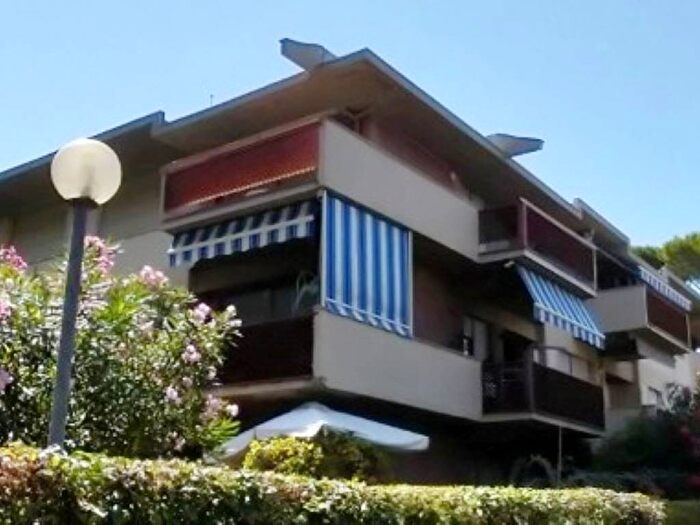Casa trilocale in affitto in Via Montecatini, Marina di Massa Centro, Massa
