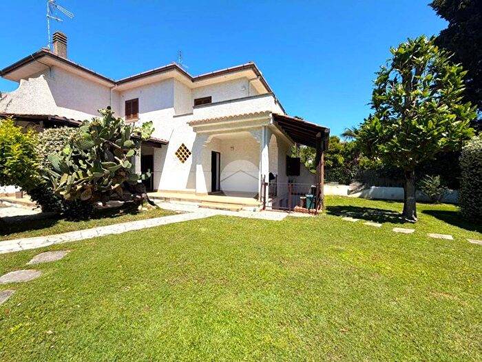 Casa trilocale in affitto in Via Rovaio, Centro, Sabaudia