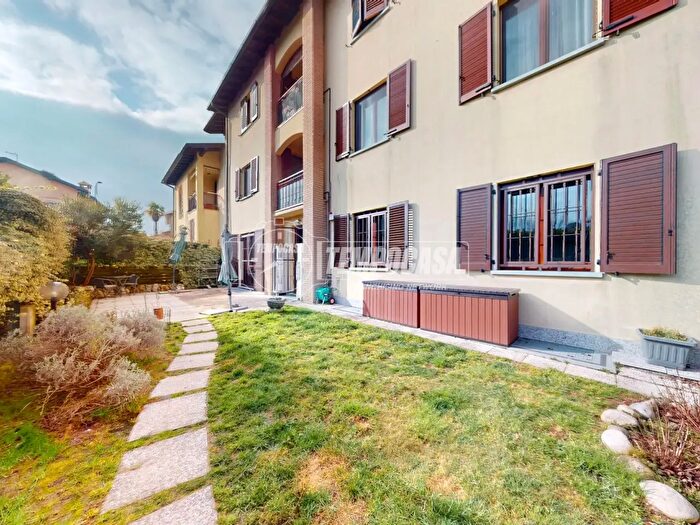 Appartamento trilocale in vendita in Via Principale, Faloppio