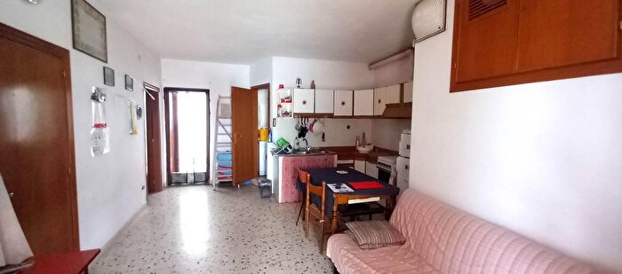 Appartamento con 5 locali in vendita in Via dei Melograni, Rodi Garganico