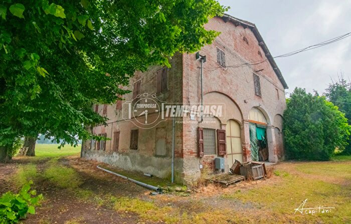 Casa con 5 locali in vendita in Strada Forghieri, Modena