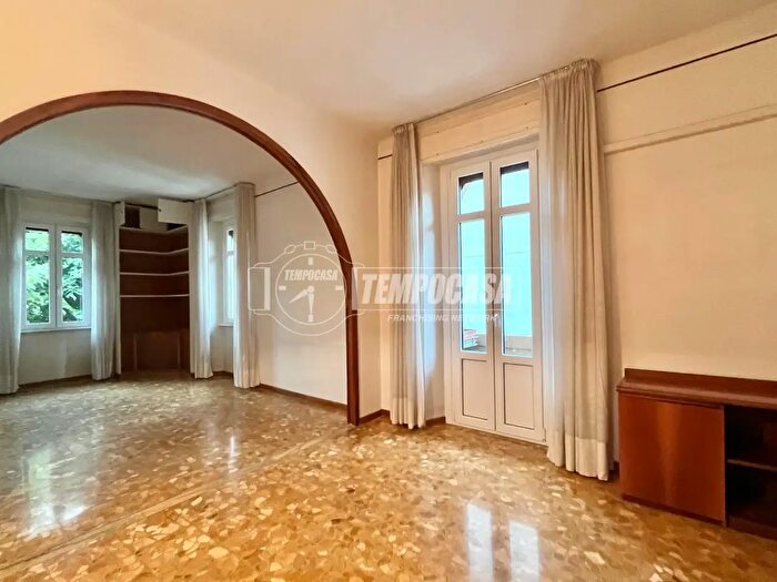 Appartamento trilocale in vendita in Lecco
