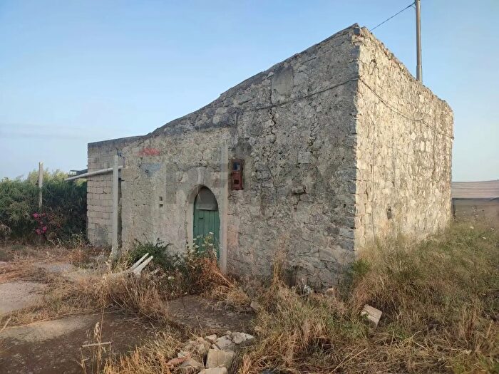 Casa con 6 locali in vendita in Contrada Cozzo Ucci, Scicli