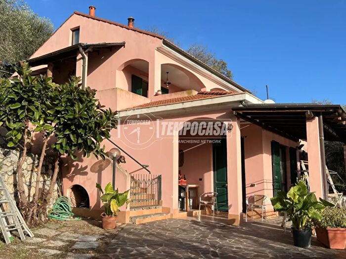 Casa con 5 locali in vendita in Via delle Berbene, Loano