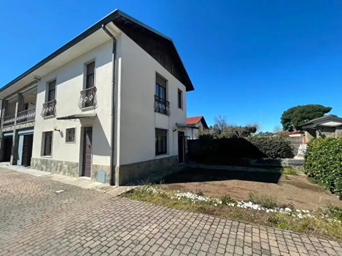 Casa trilocale in vendita in Via Camillo Benso di Cavour, Nerviano