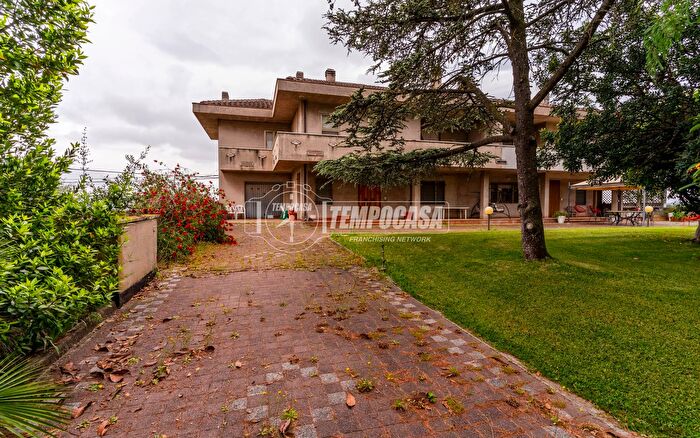 Casa con 8 locali in vendita in Contrada Piane di Chienti, Civitanova Marche