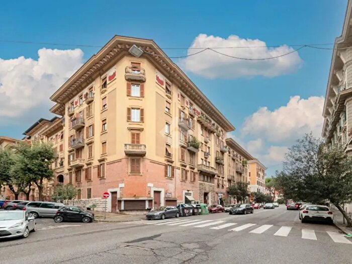 Appartamento quadrilocale in affitto in Via Sebino, Roma