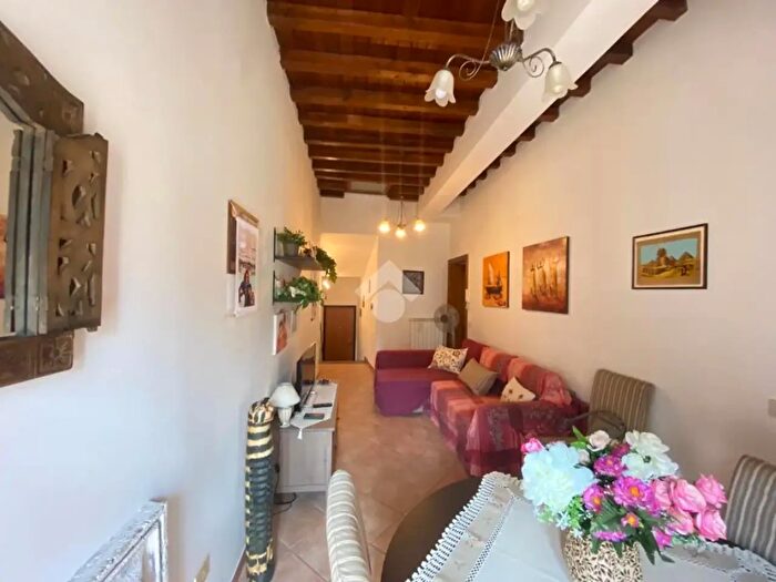 Appartamento trilocale in vendita in Via San Pietro, Montefiascone