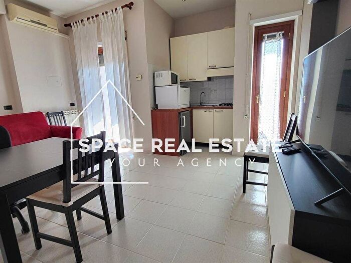 Appartamento bilocale in affitto in Via Santorre di Sanatorsa, Pomezia Centro, Pomezia