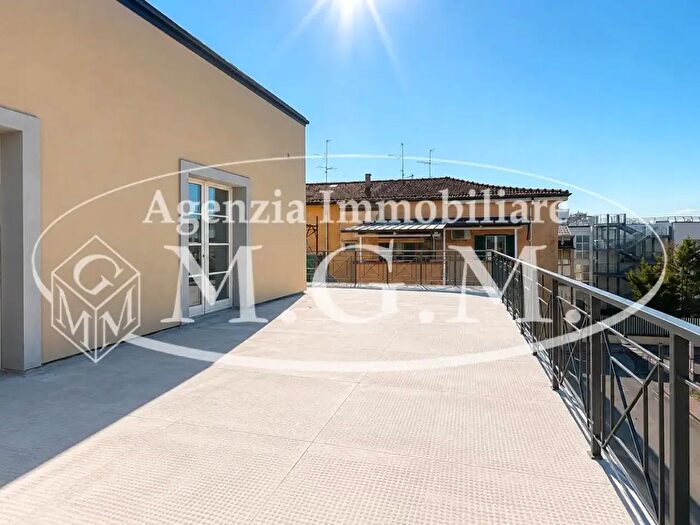 Appartamento con 8 locali in vendita in Pontedera