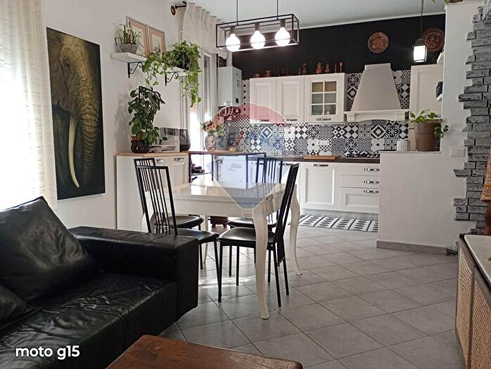 Appartamento con 5 locali in vendita in Via Mozart, Mantova