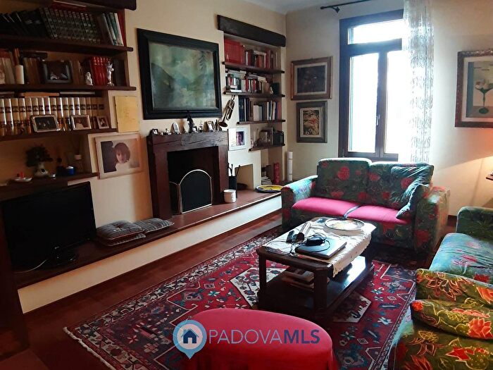 Casa con 9 locali in vendita in Monselice